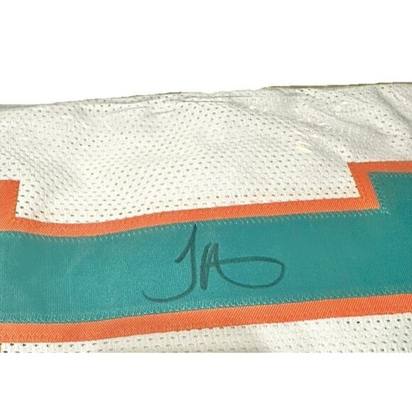 Tyreek Hill Autographed Miami Dolphins Jersey #10 – Beckett COA BQ03176 - Picture 3 of 5